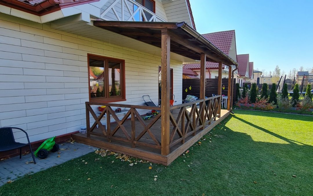 Maumedžio terasa ir polikarbonato stoginė