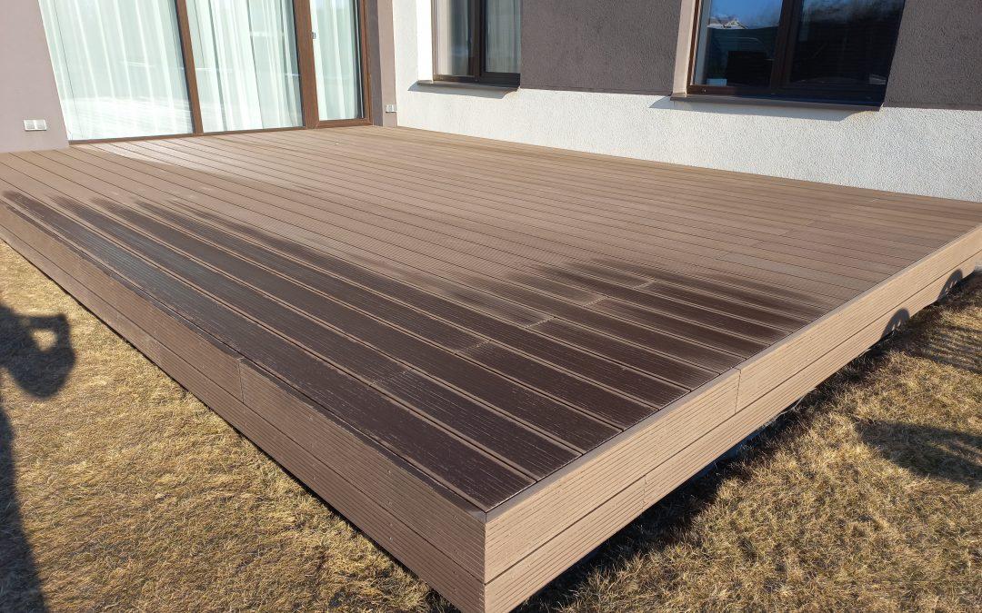 WPC terasa ant cinkuoto metalo konstrukcijos