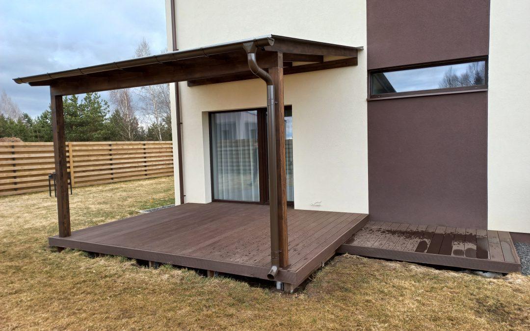 Tonuoto polikarbonato stoginė – maumedžio konstrukcija