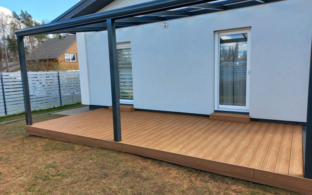 WPC terasa – pilnavidurės lentos su medžio imitacijos raštu