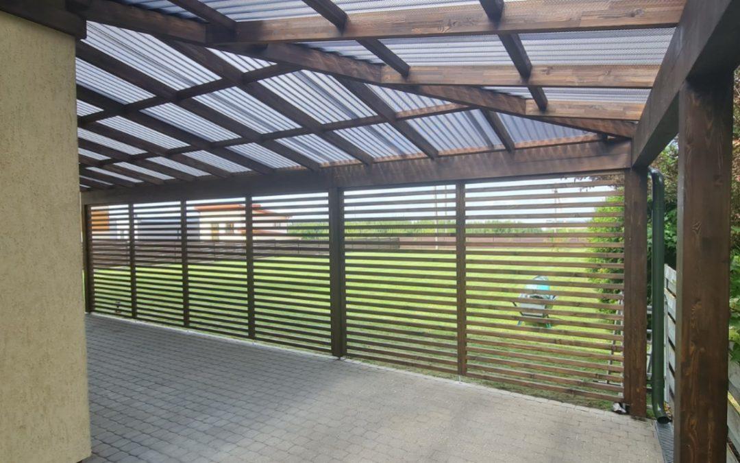 Deimantinio polikarbonato stoginė