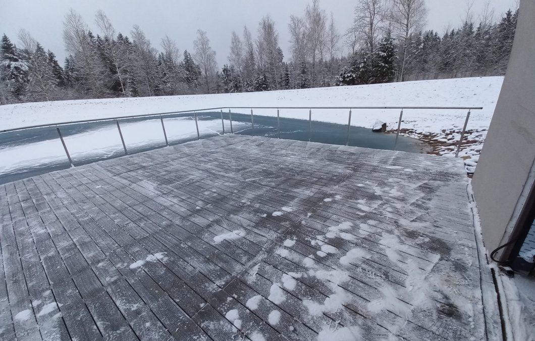 WPC terasa prie vandens telkinio