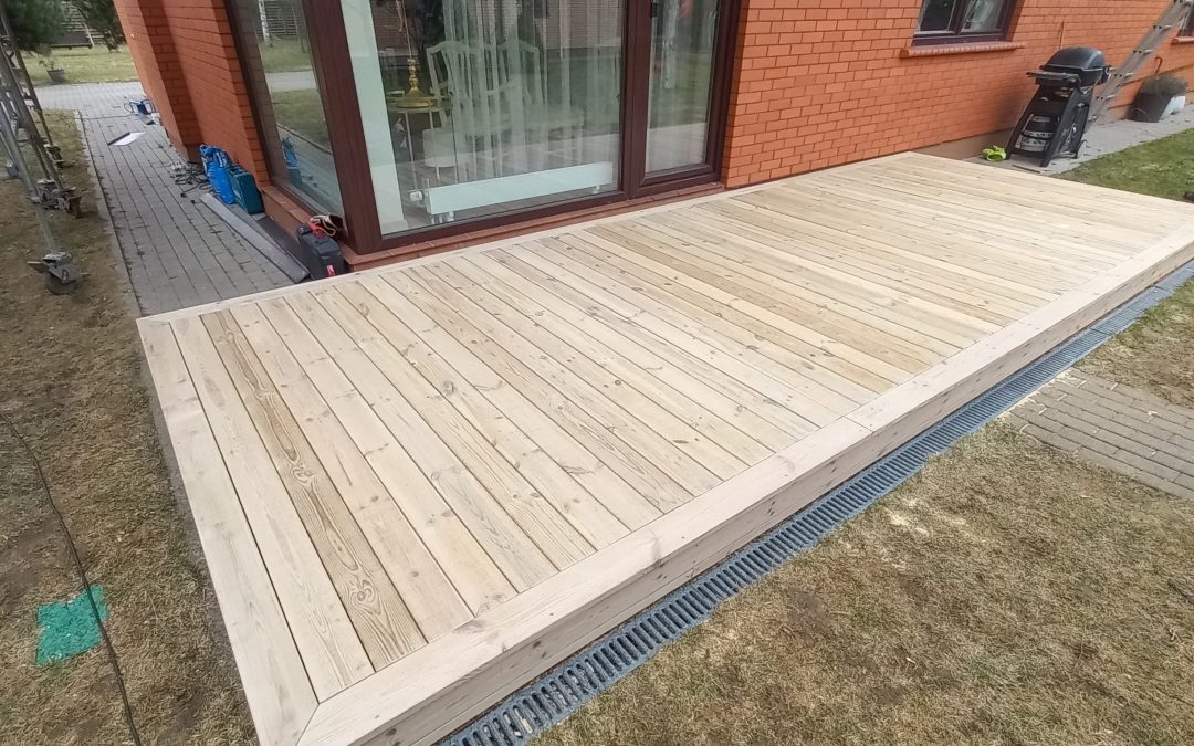 Termo pušies terasa | Maumedžio karkasas