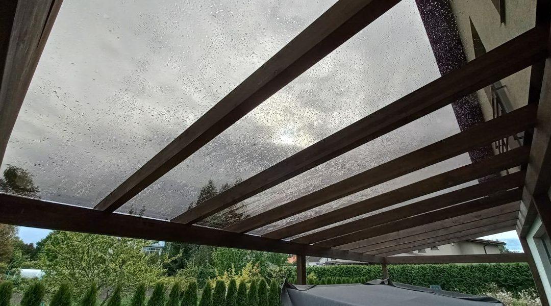 Stiklo dangos stoginė