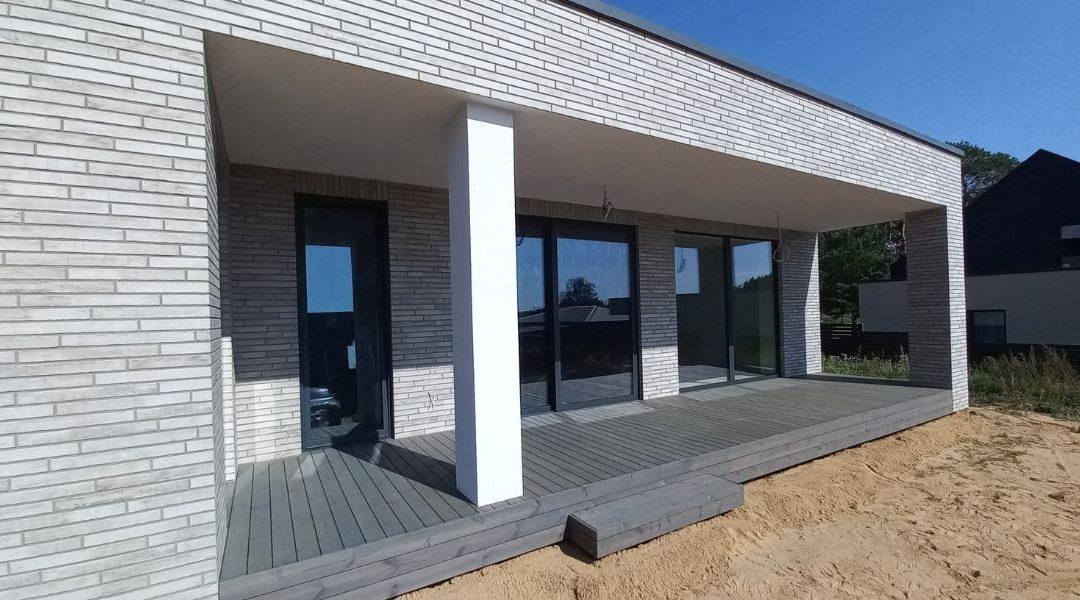 Termo pušies lentų terasa