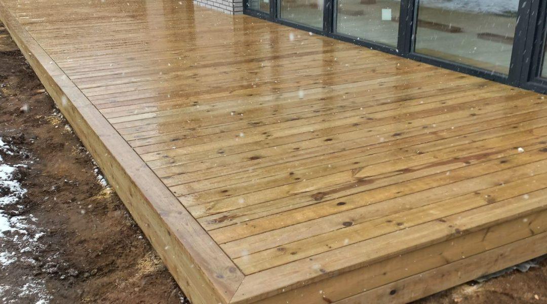 Impregnuotos pušies lentų terasa