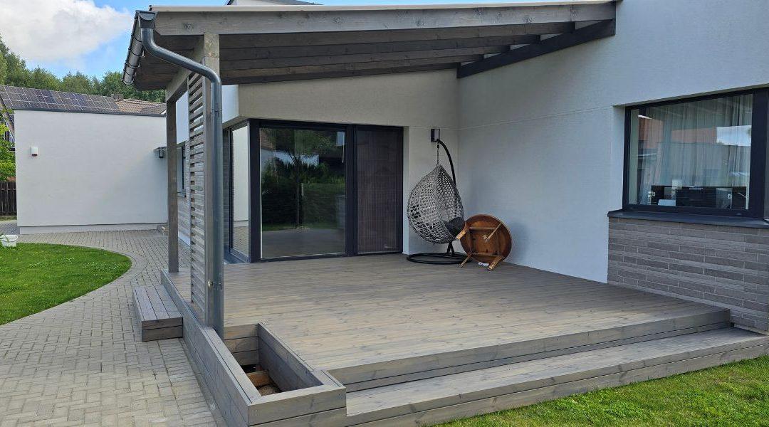 Termo pušies terasa ir polikarbonato dangos stoginė