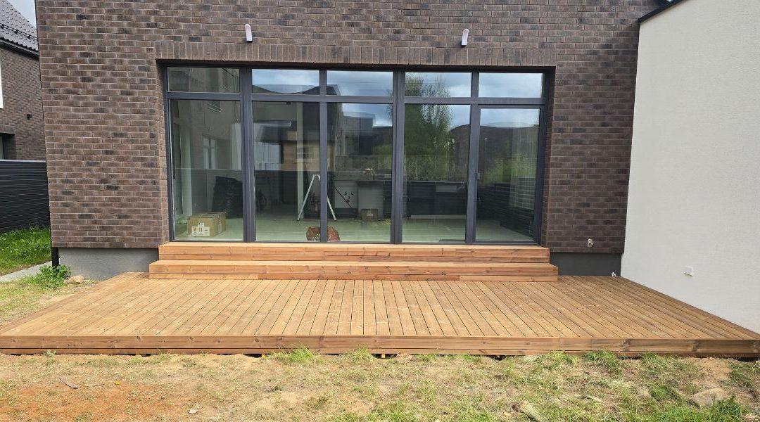 Termo pušies lentų dvi terasos